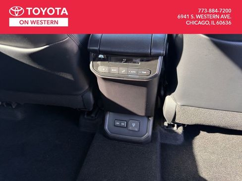 New 2025 Toyota Highlander Limited image 27