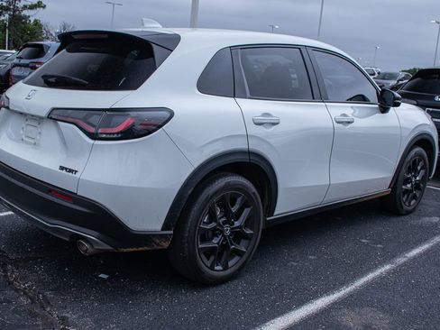 Used 2023 Honda HR-V Sport image 4