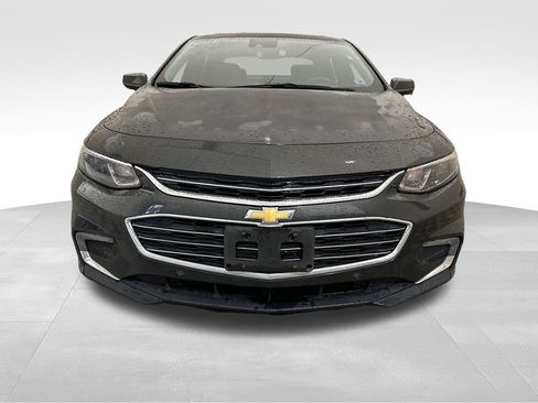 Used 2018 Chevrolet Malibu LT w/ Leather Package FWD image 9