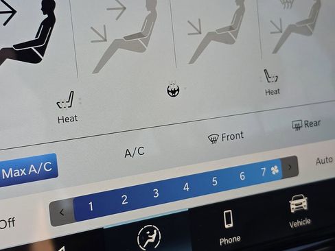 New 2026 Chrysler Pacifica Select w/ S Appearance Package image 7