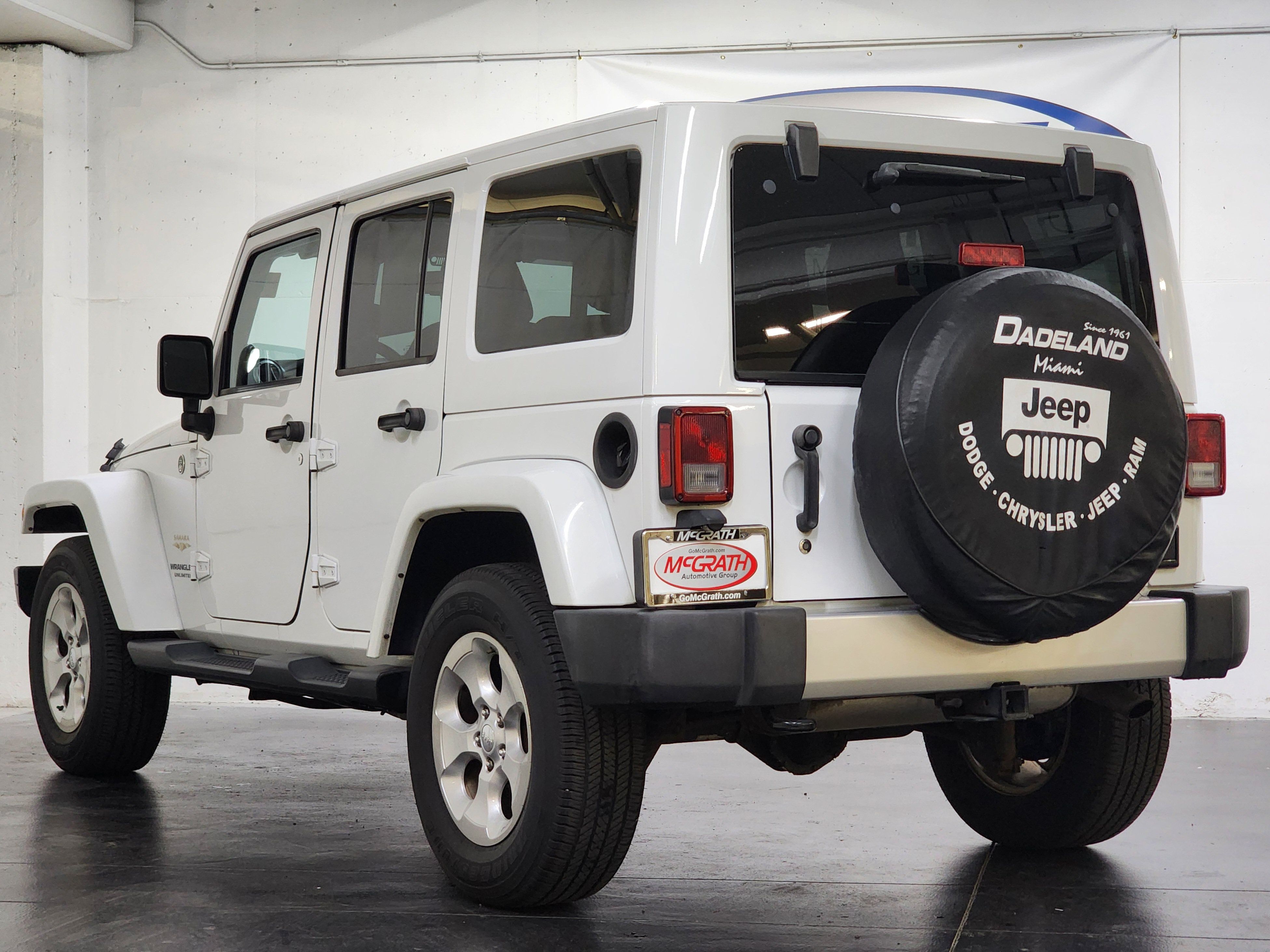 Used 2014 Jeep Wrangler Unlimited Sahara w/ Max Tow Package AWD/4WD image 10