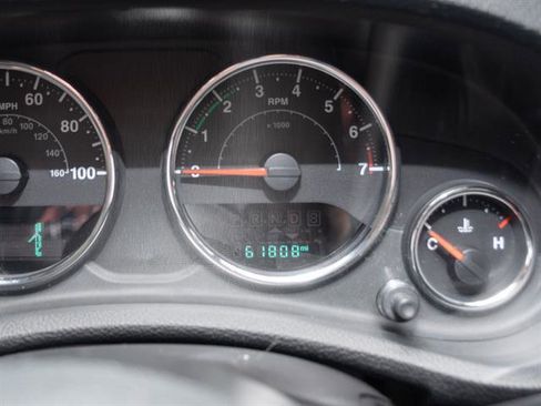 Used 2018 Jeep Wrangler Unlimited Rubicon w/ Cold Weather Group image 3