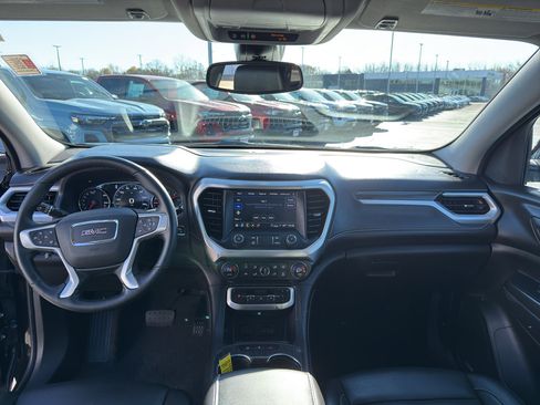 Used 2023 GMC Acadia SLT w/ Elevation Edition image 29