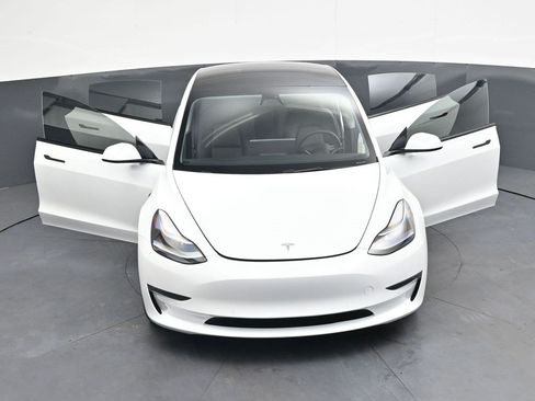 Used 2022 Tesla Model 3 Long Range AWD/4WD image 37