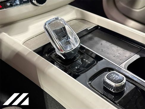 Used 2022 Volvo XC60 B6 Inscription w/ Advanced Package image 20
