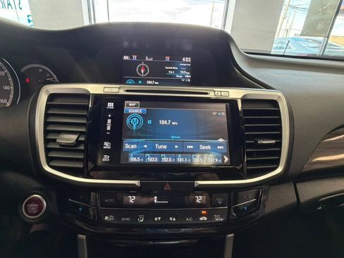 Used 2017 Honda Accord Touring image 34