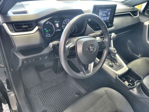 Used 2022 Toyota RAV4 SE image 14