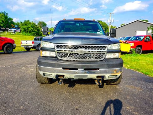 Used 2005 Chevrolet Silverado 2500 LS w/ Heavy-Duty Power Package image 12