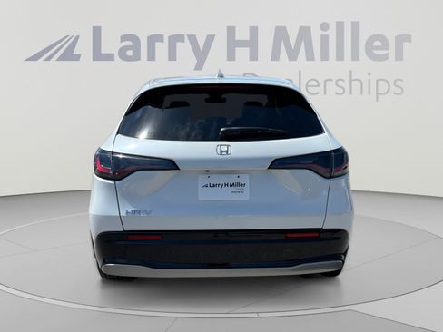 Used 2023 Honda HR-V EX-L image 4