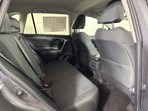 Used 2021 Toyota RAV4 LE image 5