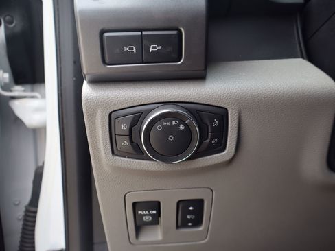 Used 2019 Ford F150 XLT w/ Equipment Group 302A Luxury AWD/4WD image 14
