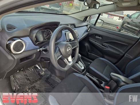 Used 2023 Nissan Versa SV image 17