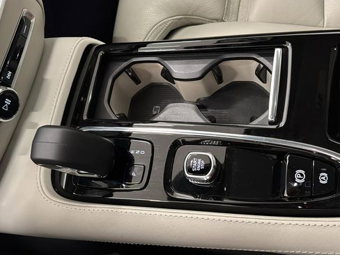 Certified 2024 Volvo S60 T8 Ultimate image 20