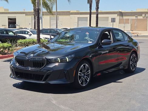 Used 2026 BMW 530i w/ M Sport Package RWD image 5