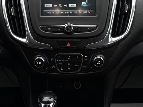 Used 2018 Chevrolet Equinox LT image 28