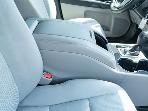 Used 2019 Toyota Highlander LE FWD image 41