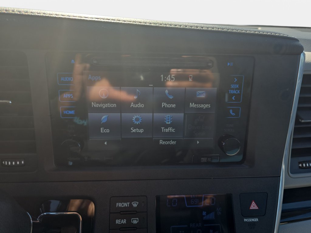 Used 2017 Toyota Sienna XLE Premium w/ Protection Package FWD image 23