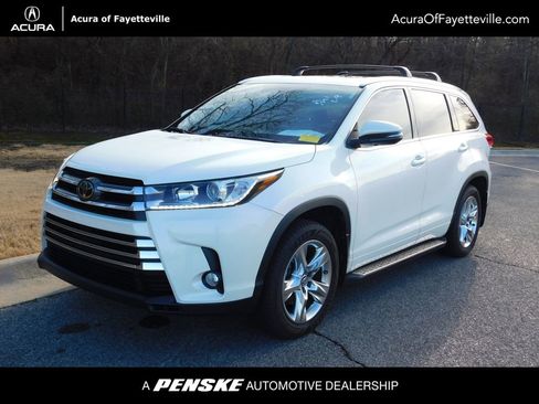 Used 2018 Toyota Highlander Limited Platinum image 1