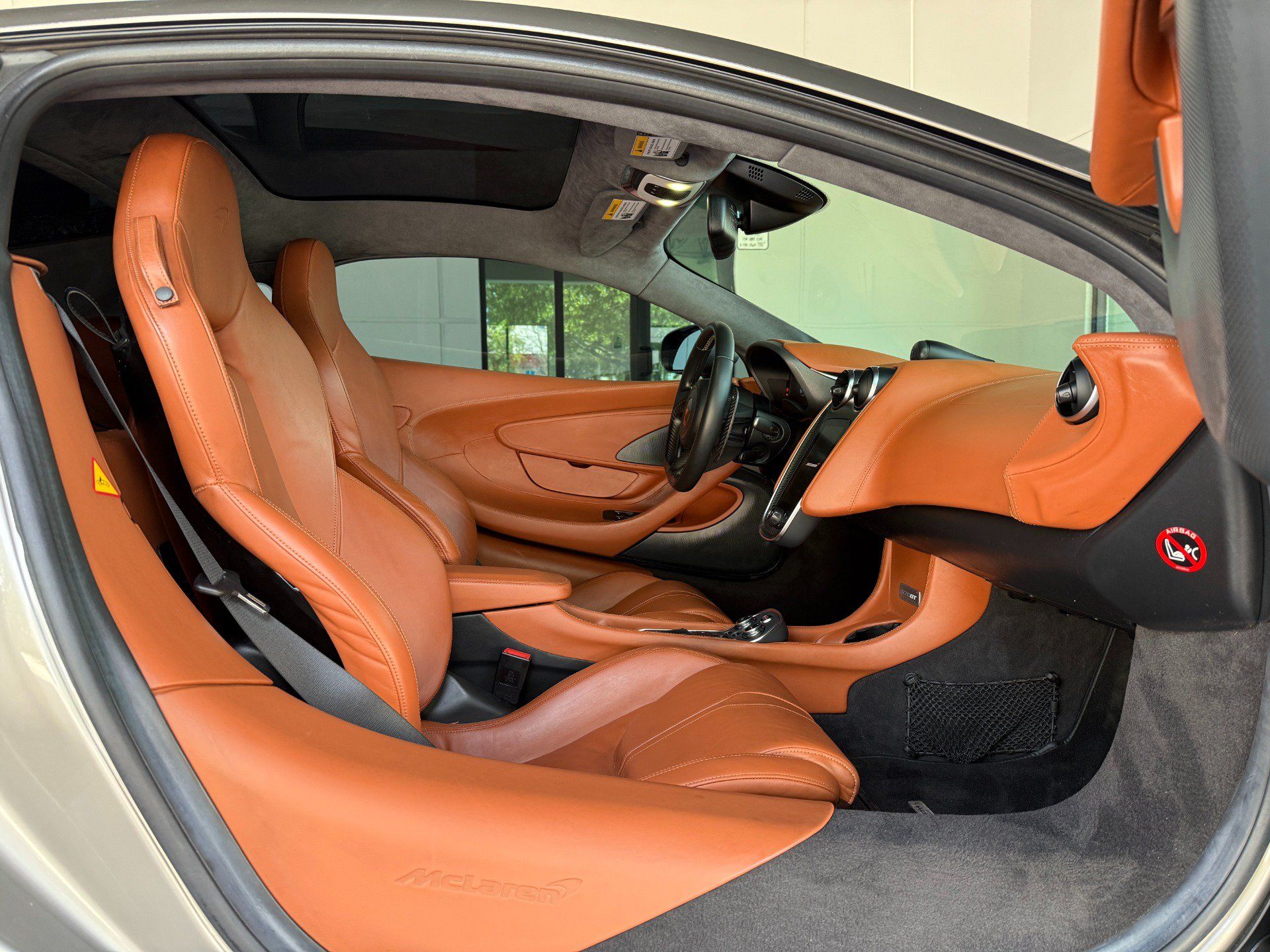Used 2017 McLaren 570S RWD image 22