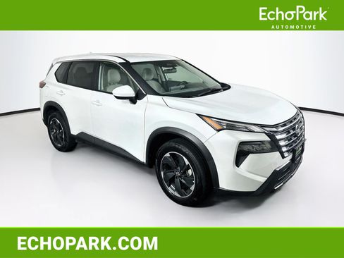 Used 2025 Nissan Rogue SV AWD/4WD image 1