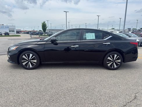 Certified 2022 Nissan Altima 2.5 SV FWD image 6