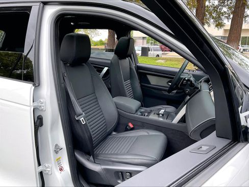 New 2026 Land Rover Discovery Sport Landmark AWD/4WD image 31