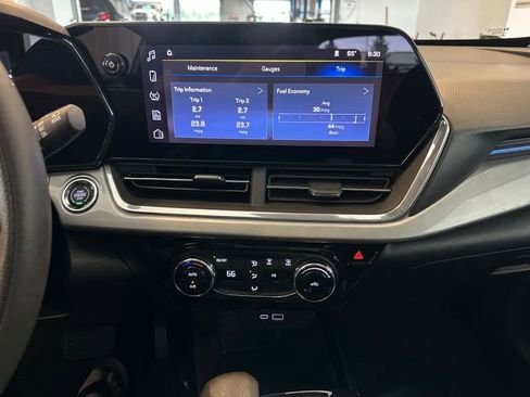 Used 2024 Chevrolet Trax LT image 21