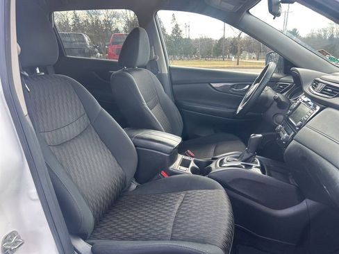 Used 2018 Nissan Rogue SV image 8