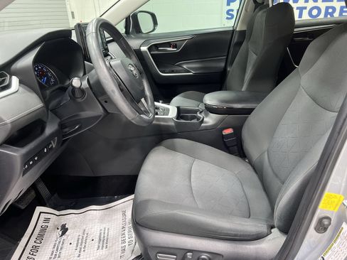 Used 2020 Toyota RAV4 XLE w/ Convenience Package AWD/4WD image 11