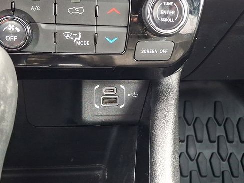 Used 2024 Jeep Compass Limited image 24