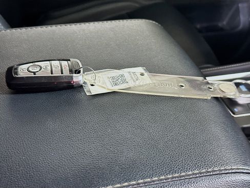 Used 2024 Ford Expedition Max XLT image 33