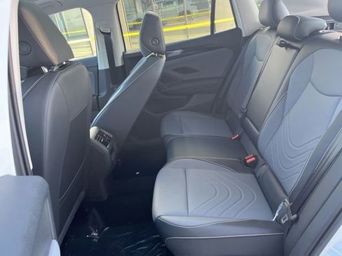 New 2026 Volkswagen Tiguan SE image 23