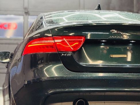 Used 2017 Jaguar XE Premium image 12