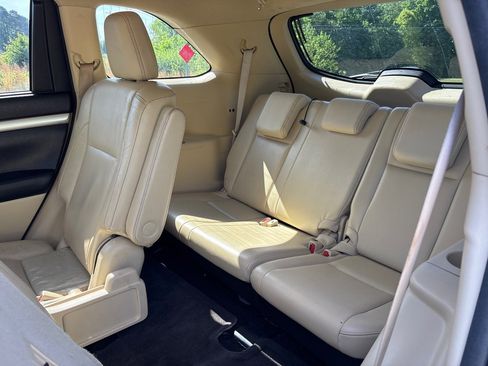 Used 2014 Toyota Highlander XLE image 12