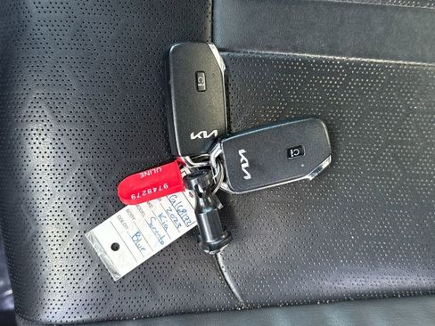 Used 2023 Kia Sorento SX image 29