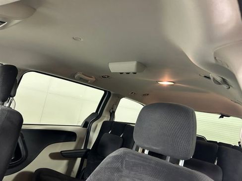 Used 2014 Dodge Grand Caravan SXT image 13