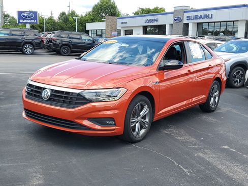 Used 2019 Volkswagen Jetta R-Line w/ R-Line Cold Weather Package FWD image 31