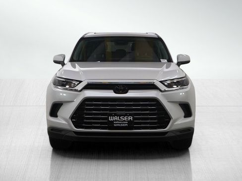 Used 2025 Toyota Grand Highlander AWD image 8