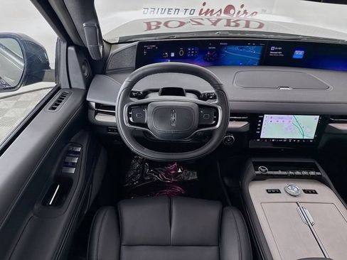 New 2026 Lincoln Navigator Reserve w/ Jet Appearance Package AWD/4WD image 24