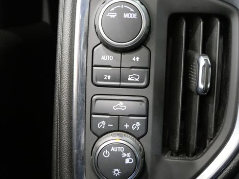 Used 2022 Chevrolet Silverado 1500 LT AWD/4WD image 13