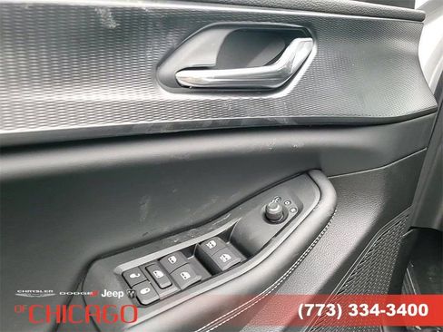 Certified 2025 Jeep Grand Cherokee L Altitude AWD/4WD image 12