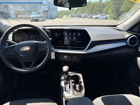 Used 2024 Chevrolet Trax LS FWD image 13