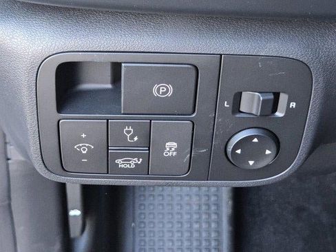 New 2025 Hyundai Ioniq 6 SE image 16