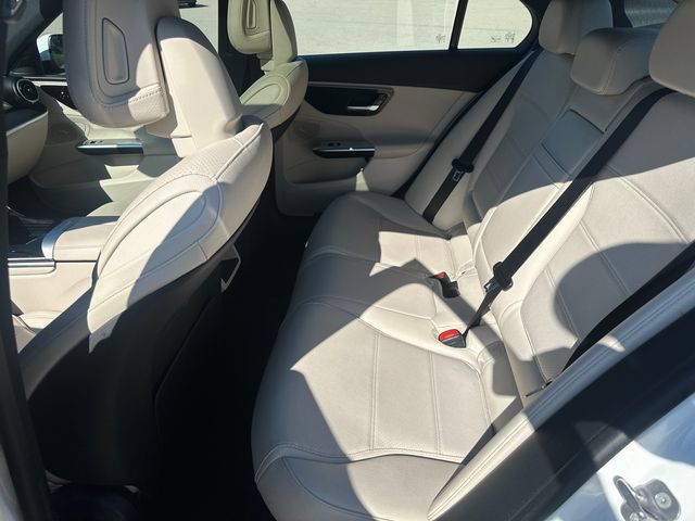 Used 2025 Mercedes-Benz C 300 4MATIC Sedan image 17