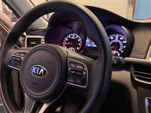 Used 2017 Kia Optima LX image 16
