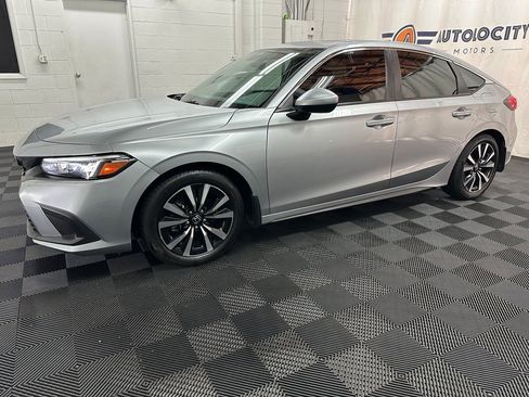 Used 2024 Honda Civic EX-L image 5