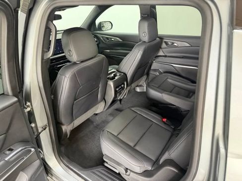 Used 2024 Chevrolet Traverse LT w/ Midnight/Sport Edition FWD image 32