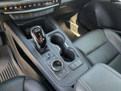 Used 2024 Cadillac XT4 Premium Luxury image 19