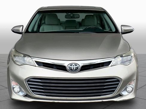Used 2014 Toyota Avalon Limited w/ Technology Package FWD image 4