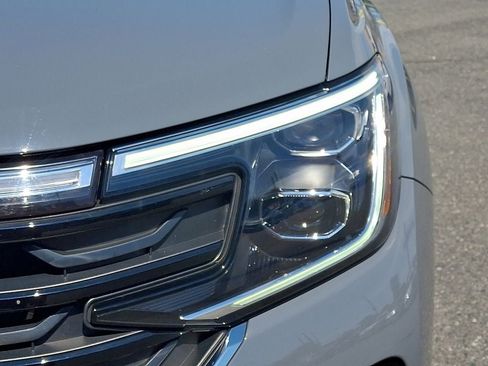 Certified 2025 Volkswagen Atlas SEL Premium R-Line AWD/4WD image 9